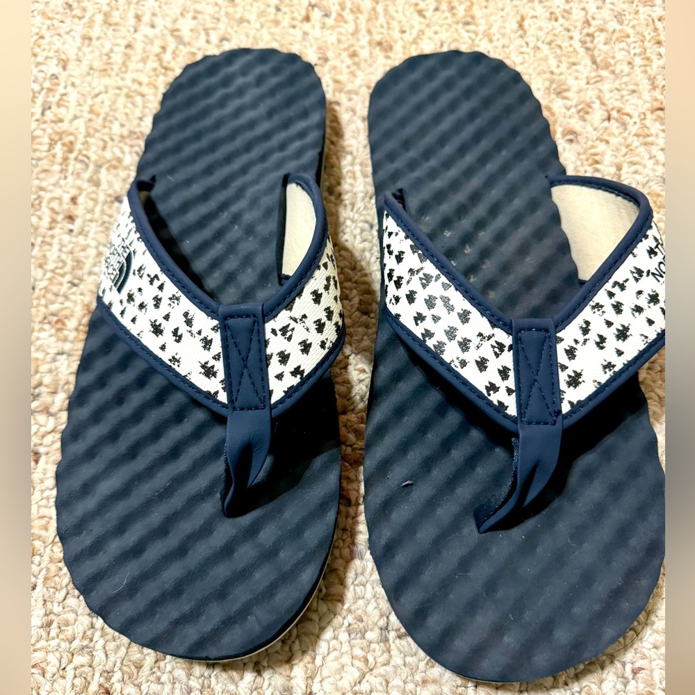 Slightly new The Northface Flip Flops!